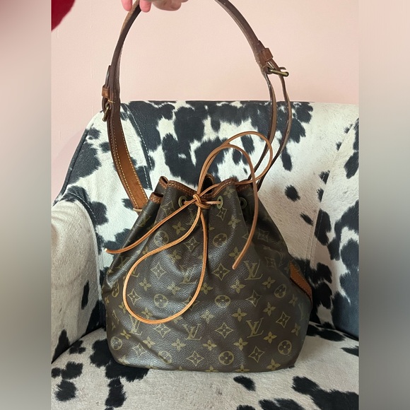 Louis Vuitton Monogram Noe Bucket Bag - Picture 2 of 16